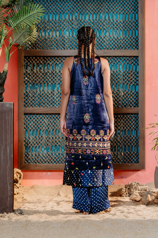 Blue sleeveless mashru fabric handwork kurti with same color bandhej pallazo pant