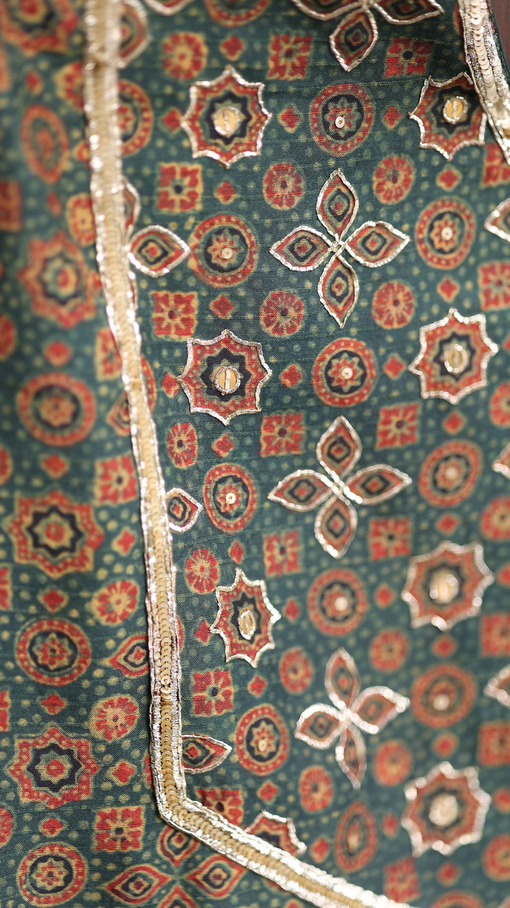 Earthy Parampara Kurti Set with Intricate Geometric Patterns & Sequin Details