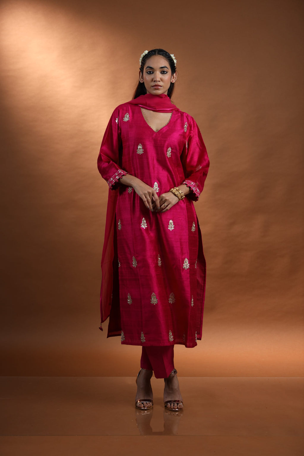 Fuchsia Jardosh Kurti Set with Silver Motifs & Embroidered Sleeves