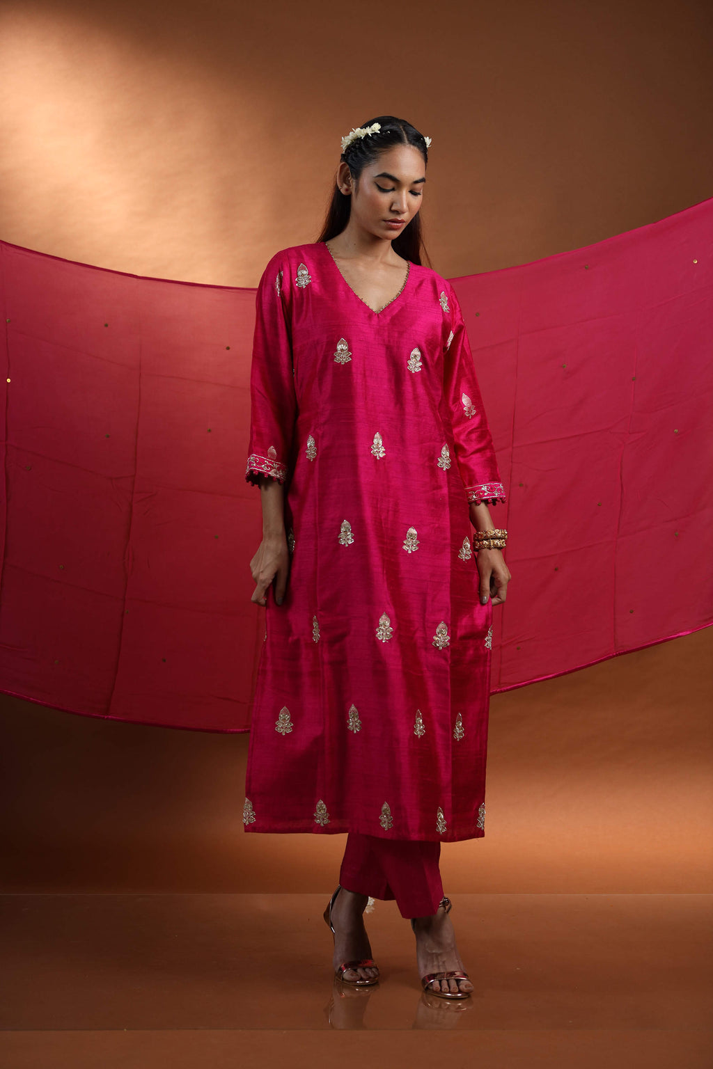 Fuchsia Jardosh Kurti Set with Silver Motifs & Embroidered Sleeves