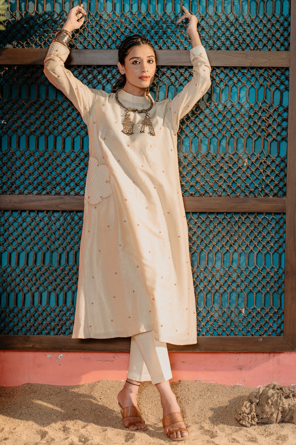 Kurti Set with Elegant Bead Butti and Scallop Embroidery