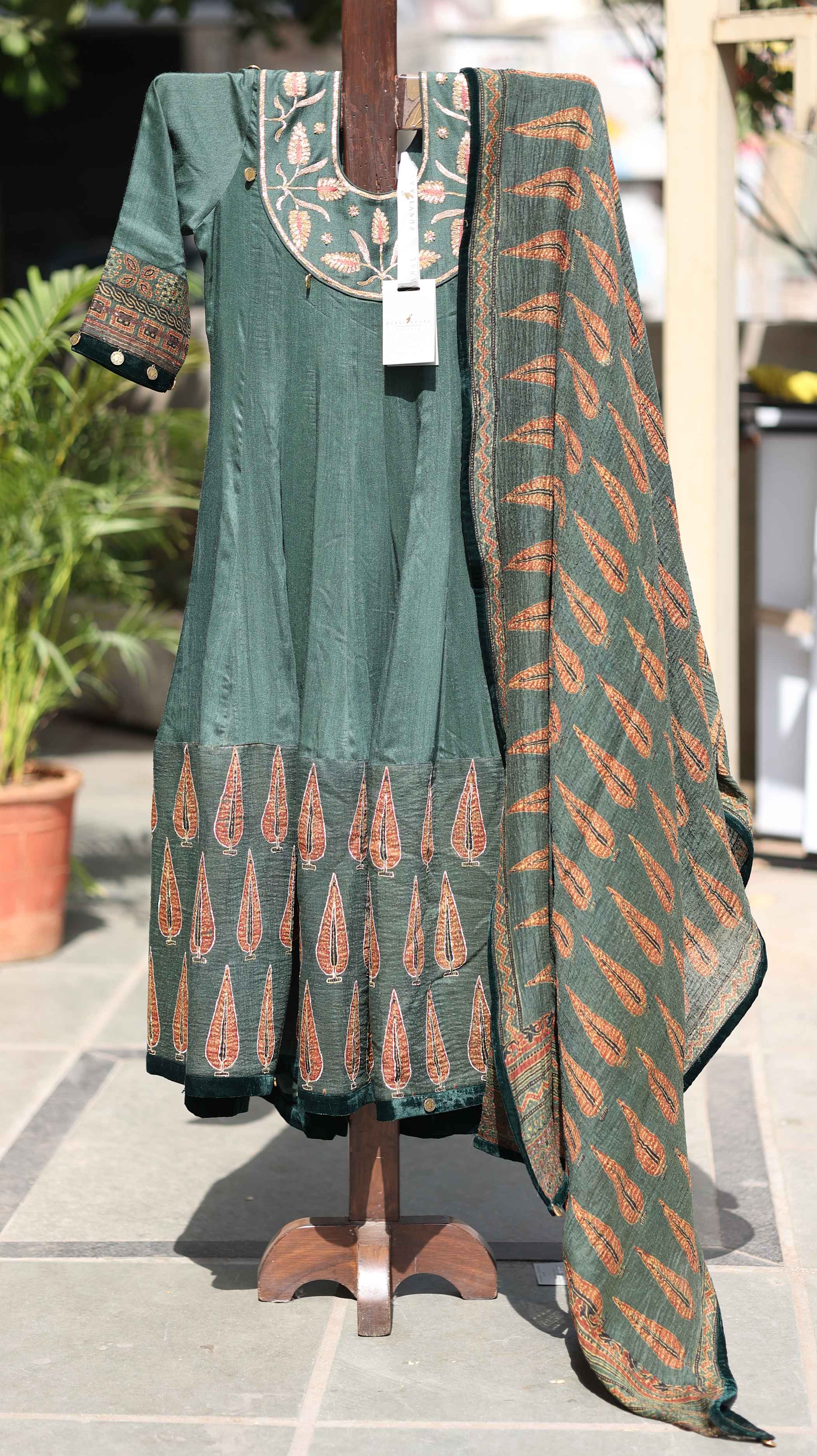 Teal Kurti Set with Floral Embroidery & Leaf Patterns