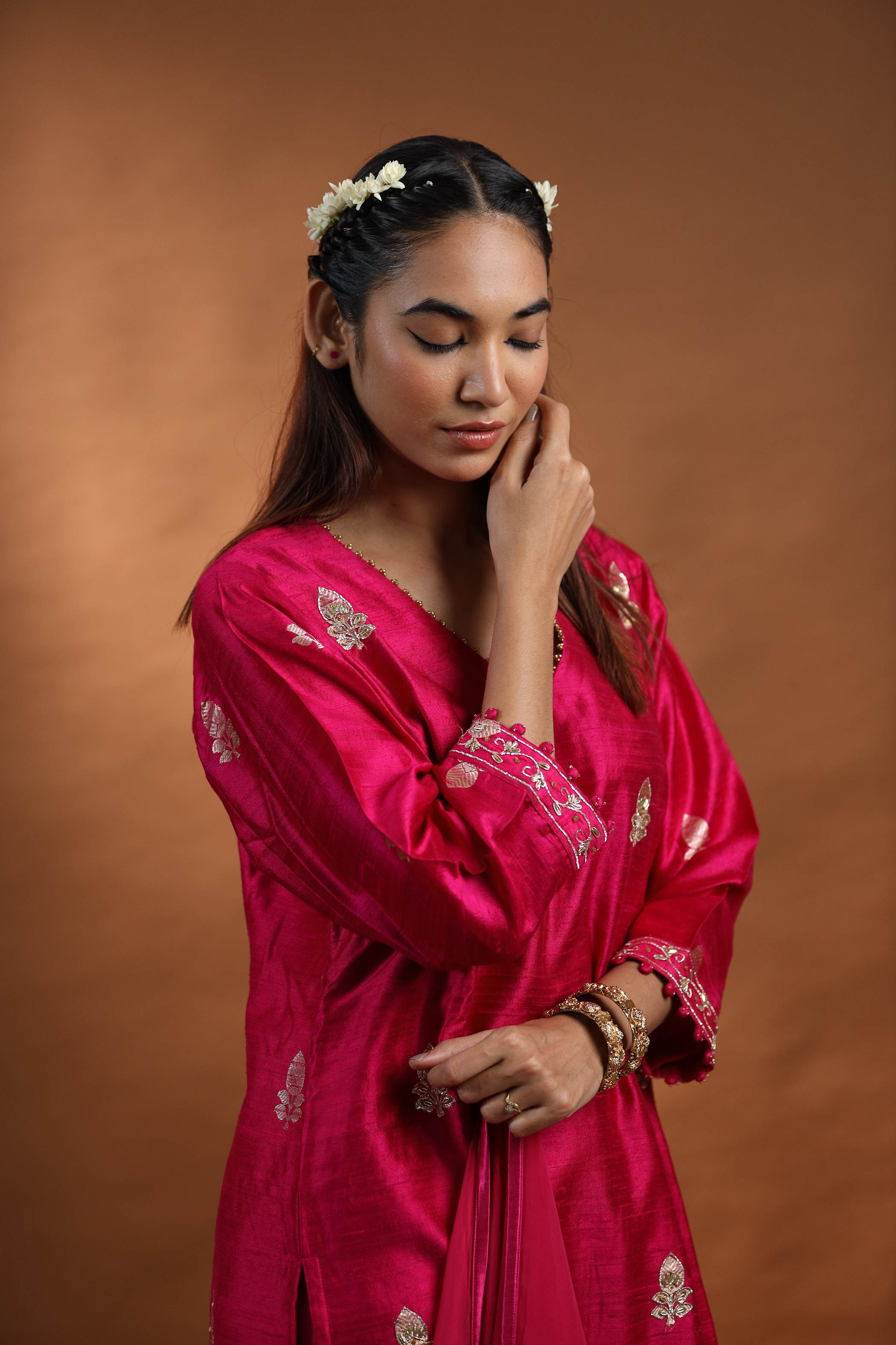 Fuchsia Jardosh Kurti Set with Silver Motifs & Embroidered Sleeves