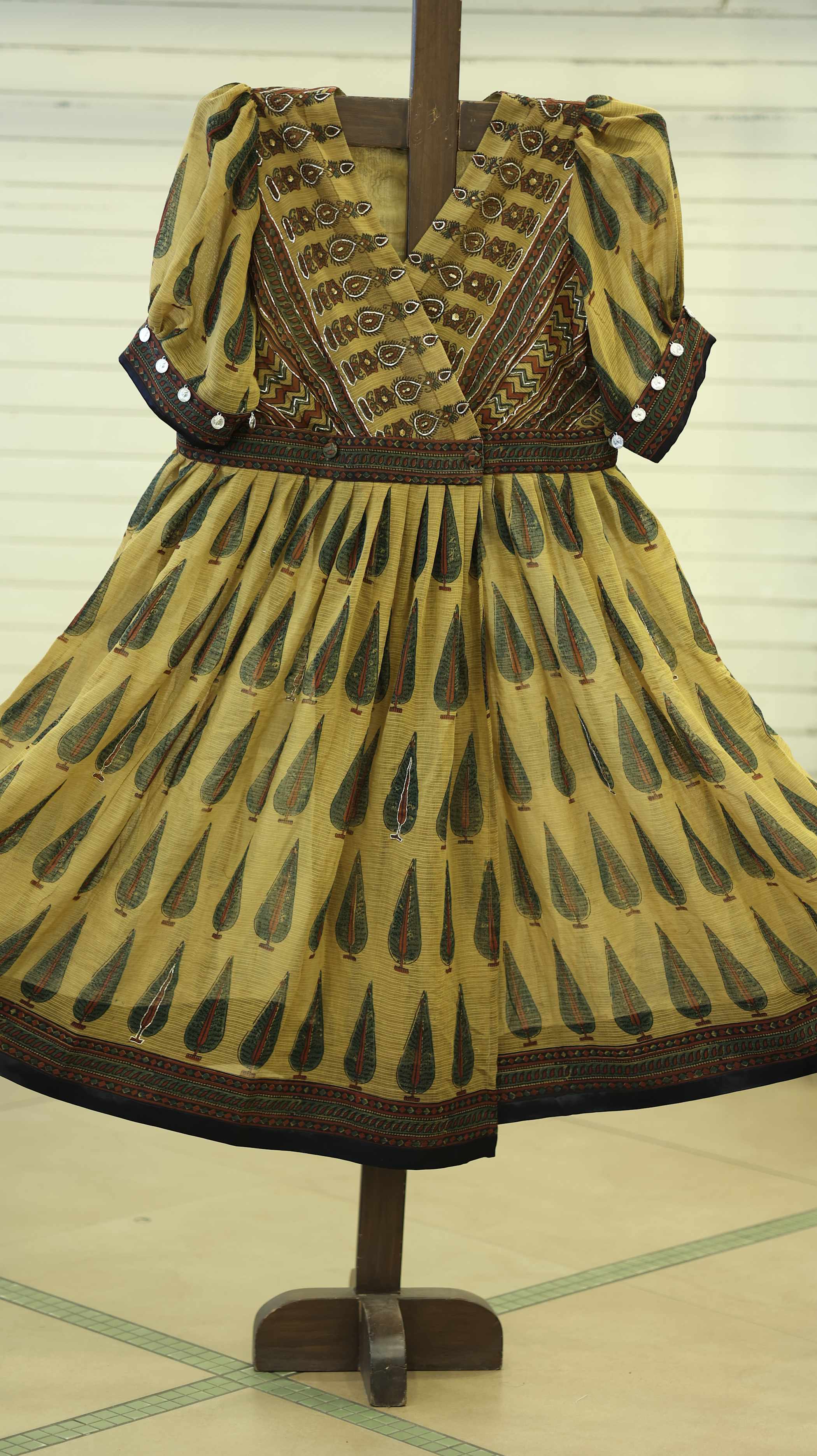 Earthy Kurti Set with Leaf Motif & Ornate Embroidery