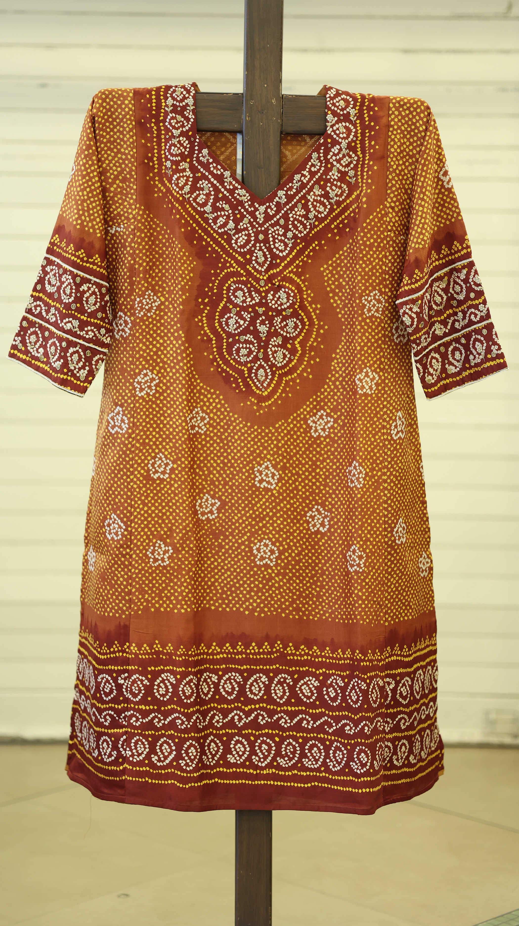 Maroon Kurti Set with Bandhani Patterns and Sequins Embellishment