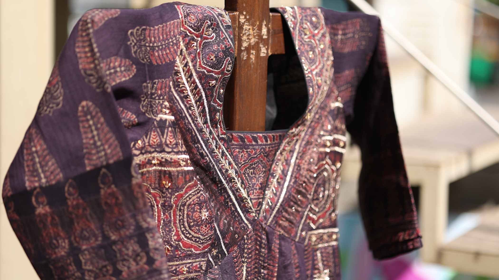 Maroon Kurti Set with Elegant Embroidery & Earthy Tapestry Design