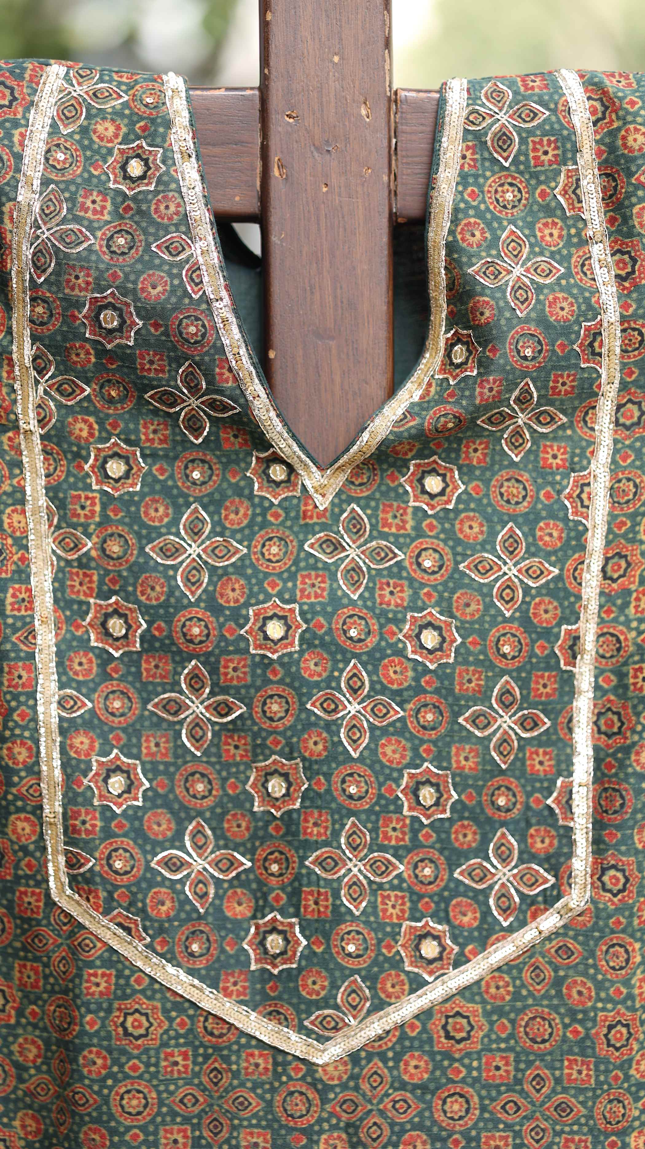 Earthy Parampara Kurti Set with Intricate Geometric Patterns & Sequin Details