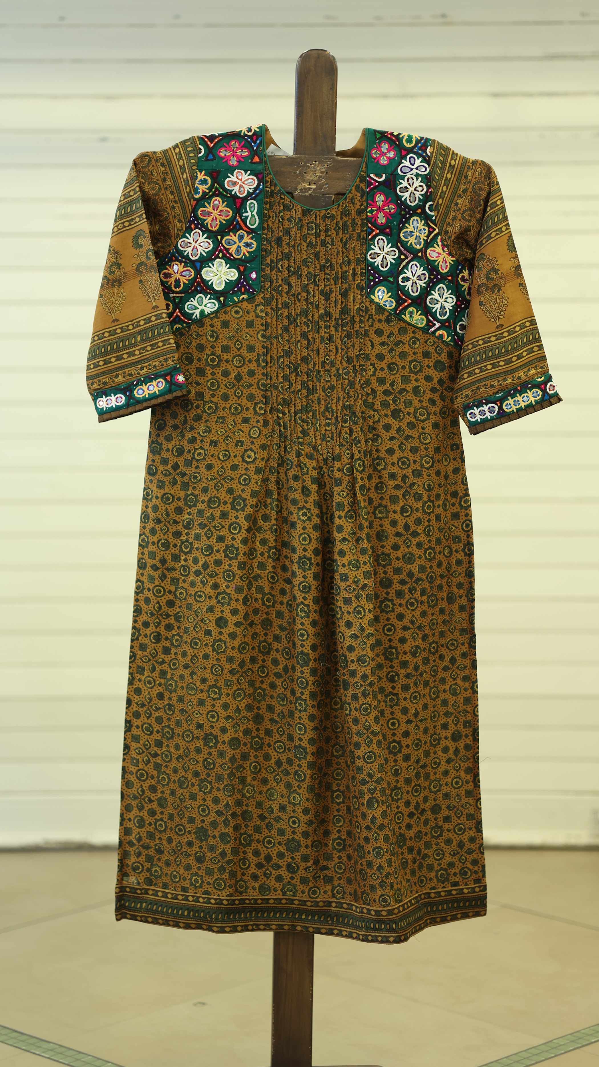 Multicolored Kurti Set with Geometric Floral Embroidery and Block Print