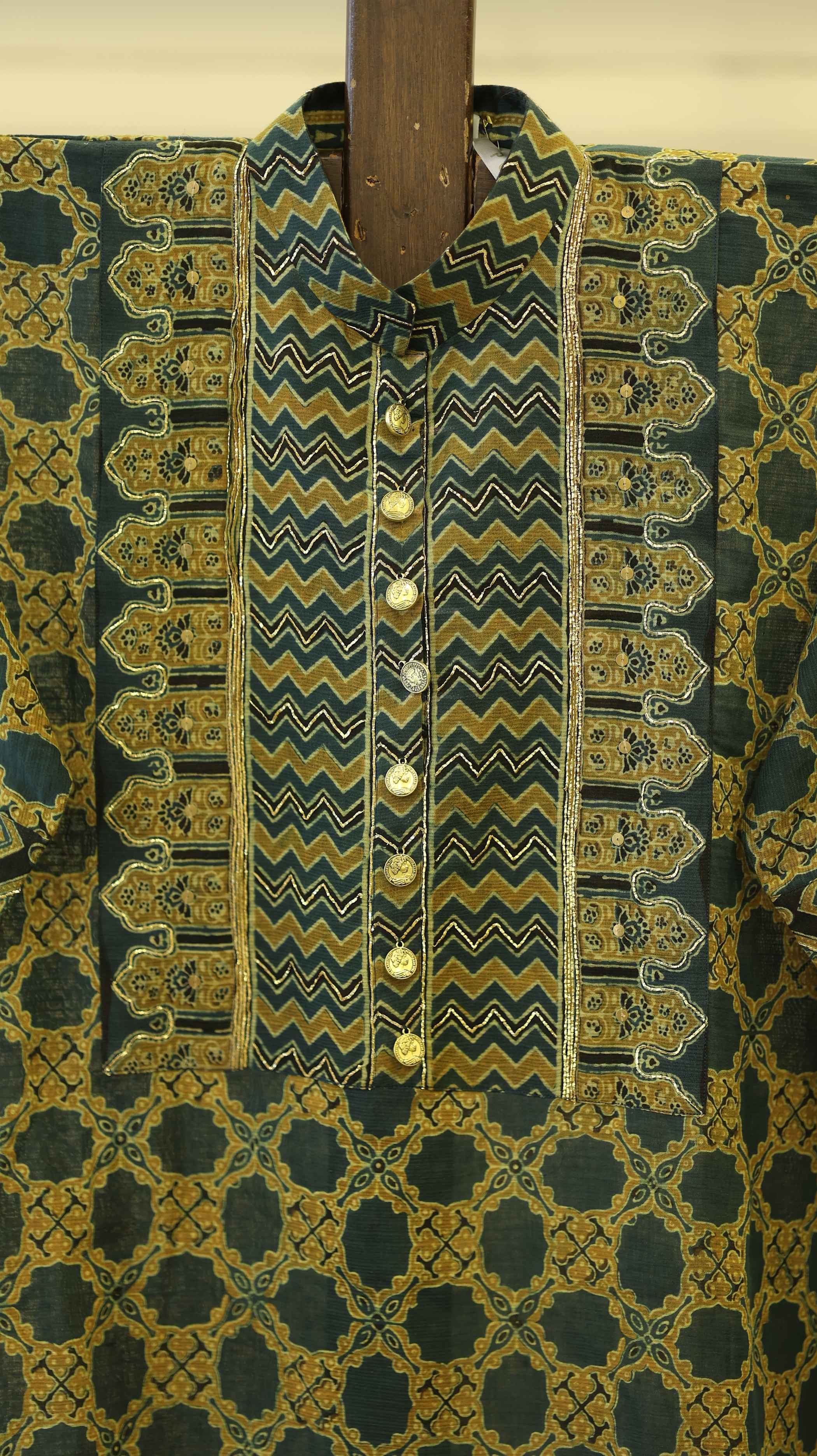 Golden Zigzag Kurti Set with Embroidery and Lattice Motif