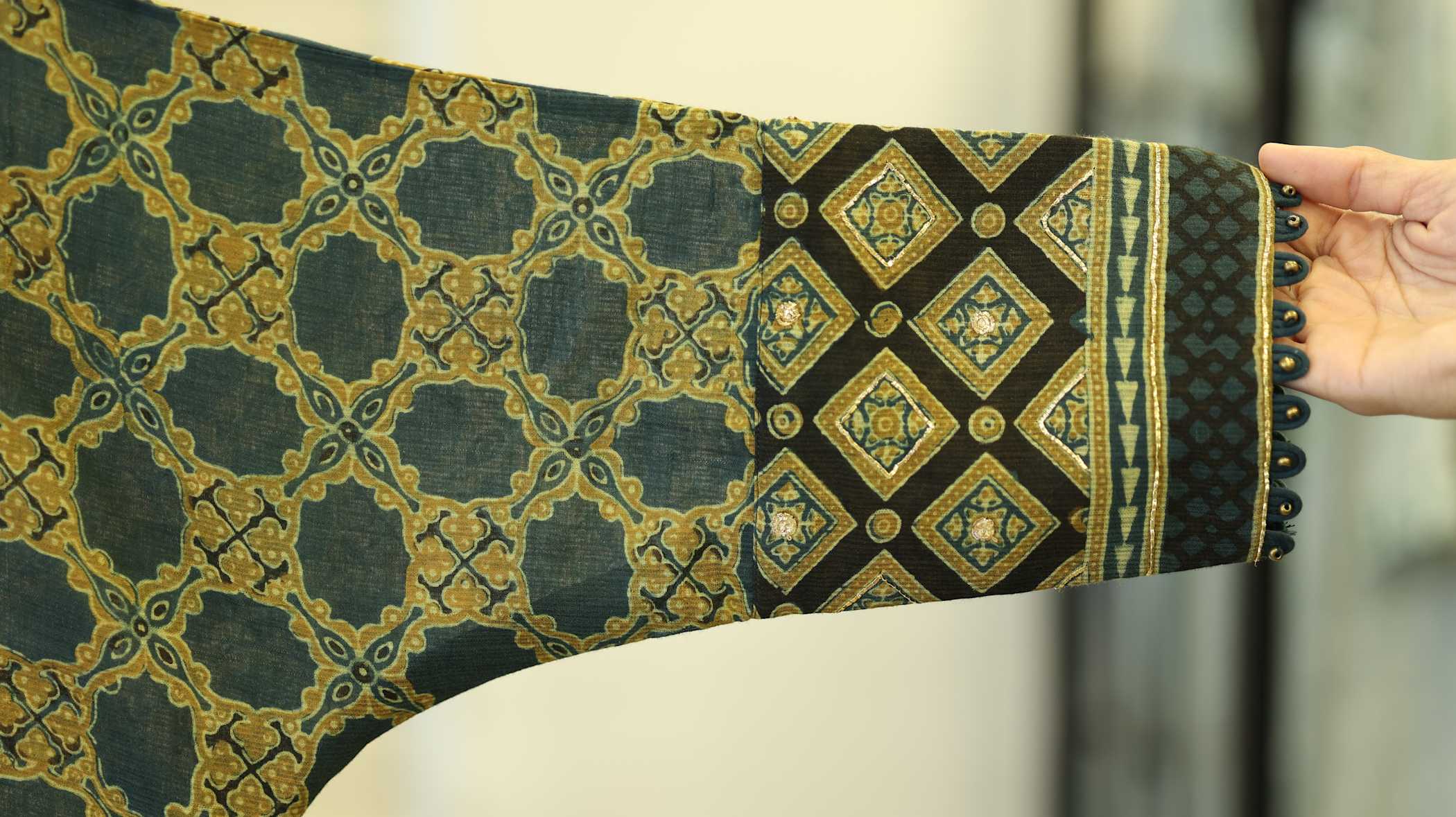 Golden Zigzag Kurti Set with Embroidery and Lattice Motif