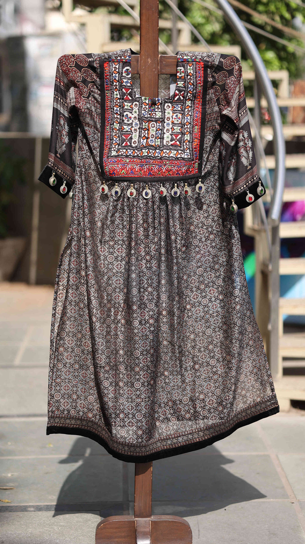 Black Kurti Set with Geometric Floral Embroidery and Mirror Work