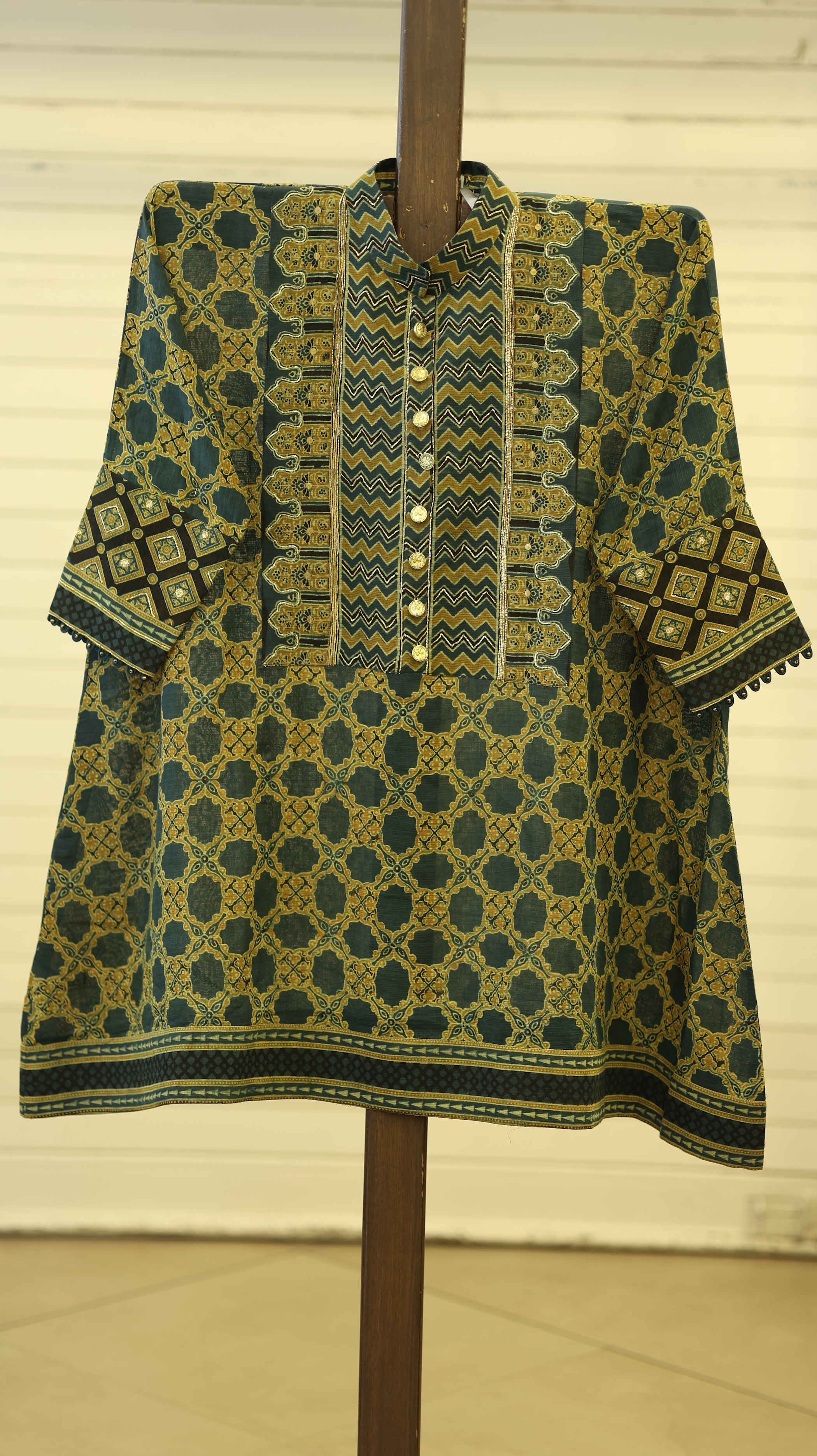 Golden Zigzag Kurti Set with Embroidery and Lattice Motif