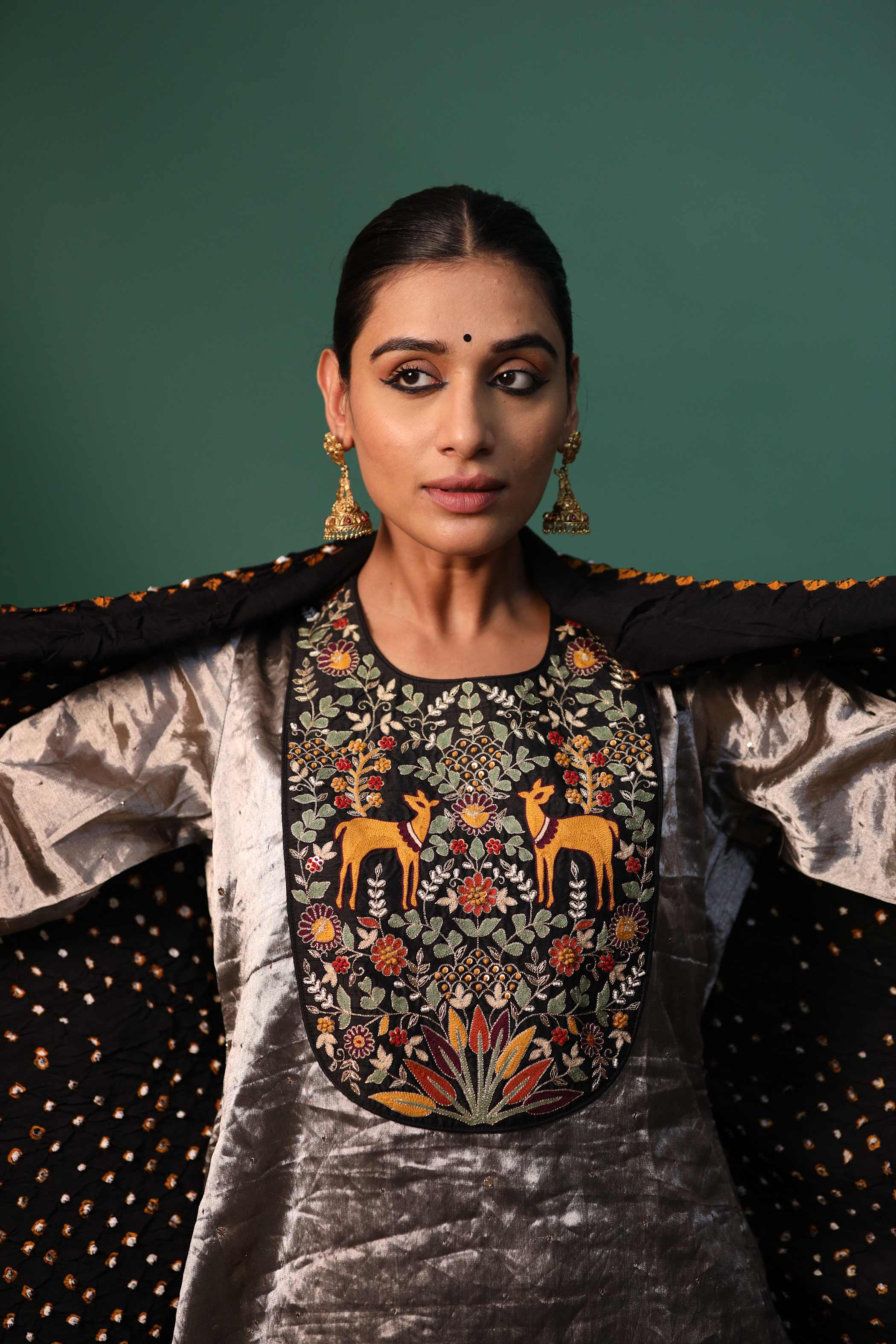 Silver Kurti Set with Jardoshi Embroidery & Black Dupatta