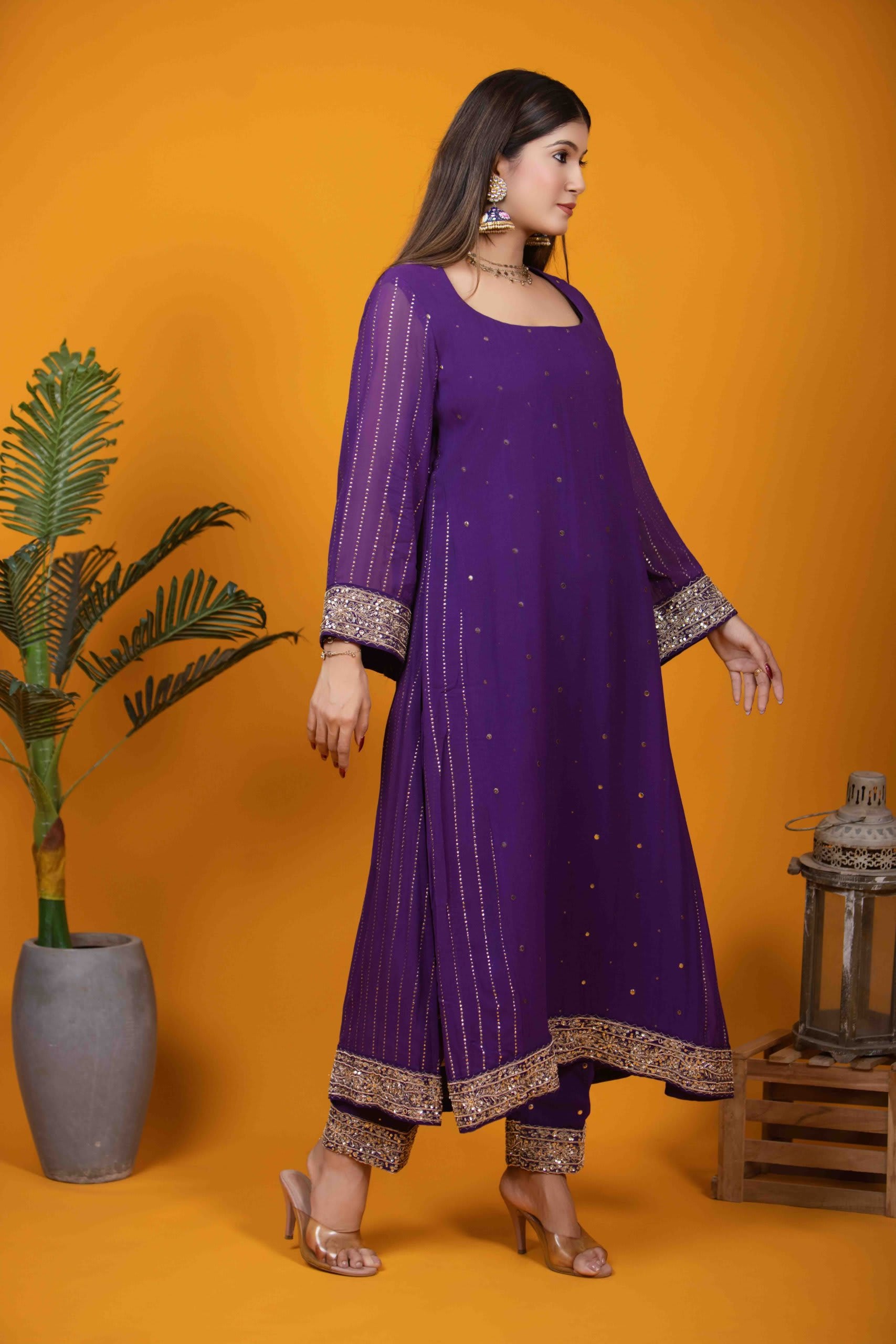 Purple Embroidered Kurta Set with Mukaish and Georgette Fabric