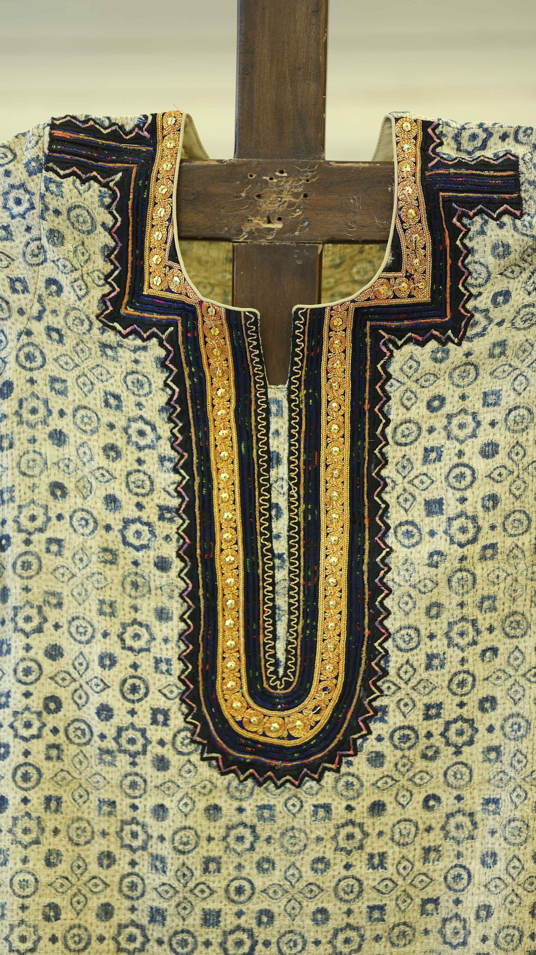 Indigo Kurti Set with Floral Patterns & Zari Work